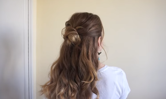 half up bun hairstyle 💜 cutest summer look! #halfupbun #halfuphairsty... |  TikTok